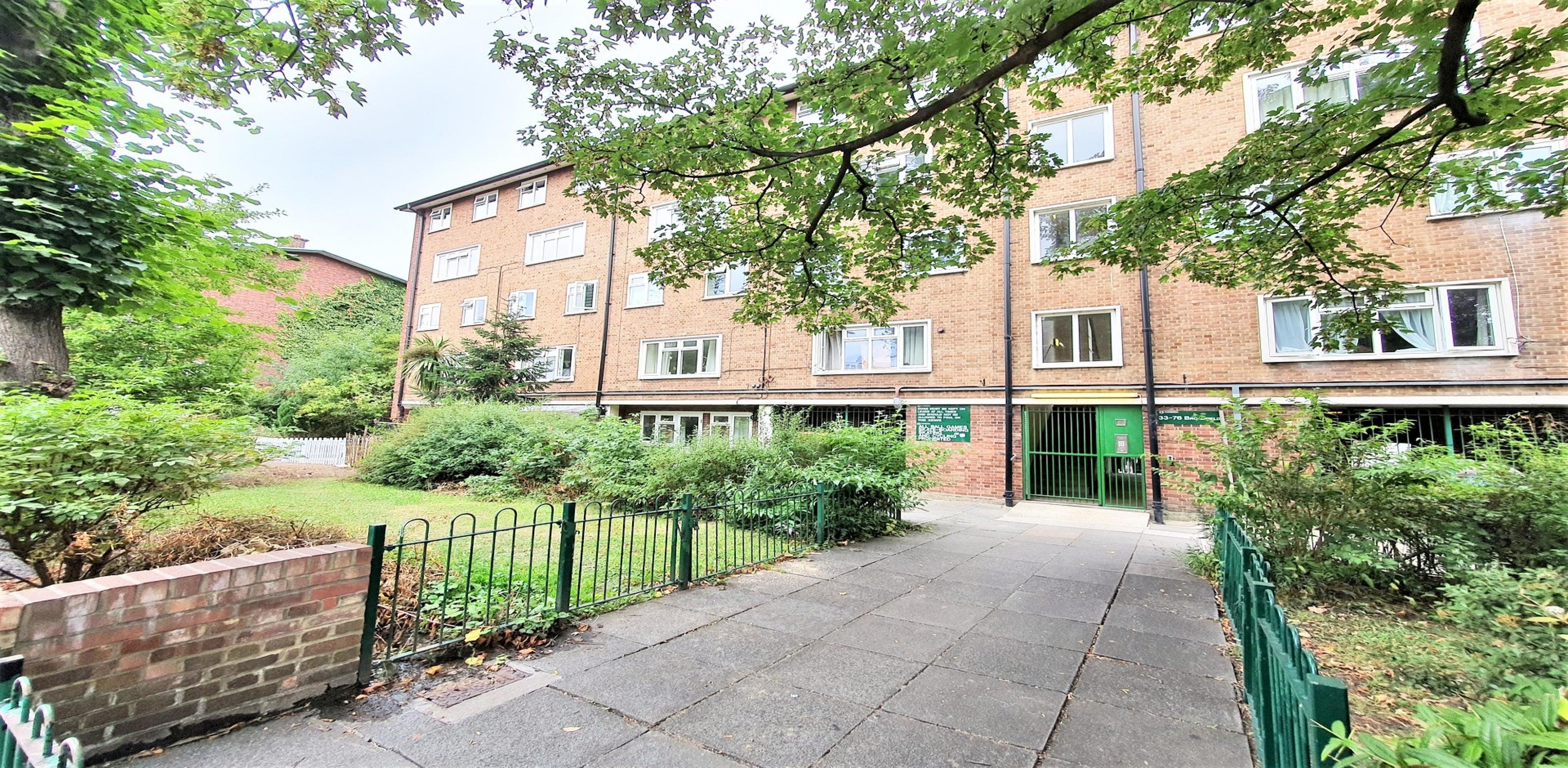 			2 Bedroom, 1 bath, 1 reception Flat			 Broadhurst Gardens, WEST HAMPSTEAD NW6