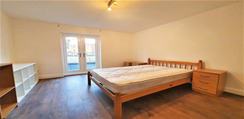 			2 Bedroom, 1 bath, 1 reception Flat			 Claremont Road, CRICKLEWOOD