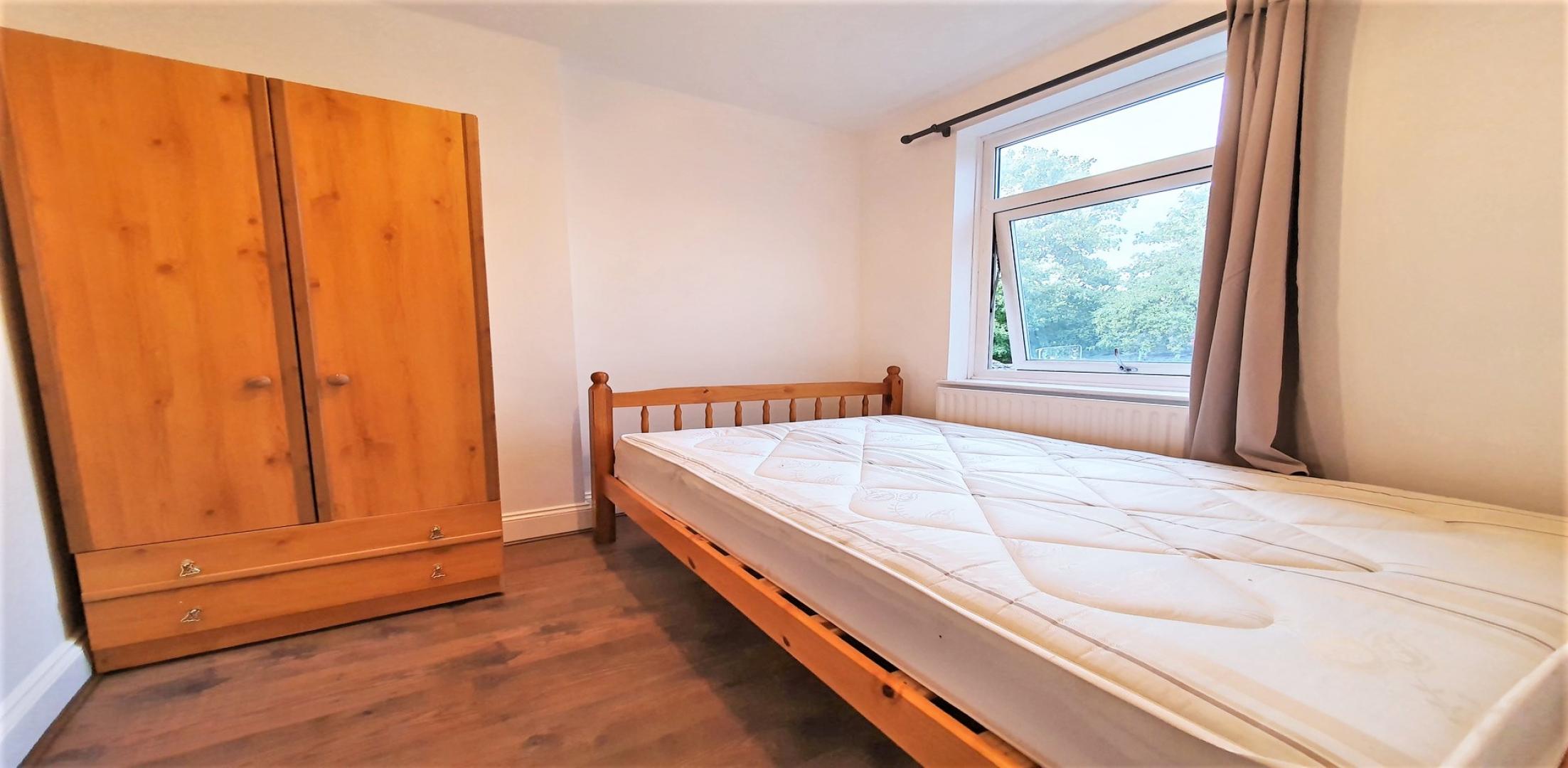 			2 Bedroom, 1 bath, 1 reception Flat			 Claremont Road, CRICKLEWOOD