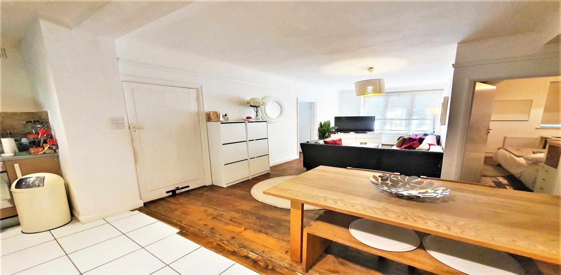 			HEATING and HOT WATER INCLUDED, 2 Bedroom, 1 bath, 1 reception Flat			 Mortimer Crescent, MAIDA VALE / KILBURN PARK