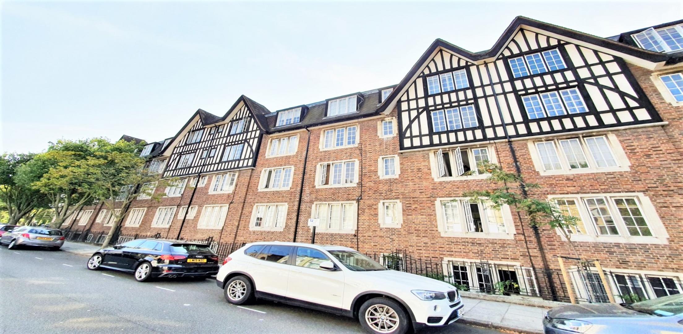 			HEATING and HOT WATER INCLUDED, 2 Bedroom, 1 bath, 1 reception Flat			 Mortimer Crescent, MAIDA VALE / KILBURN PARK