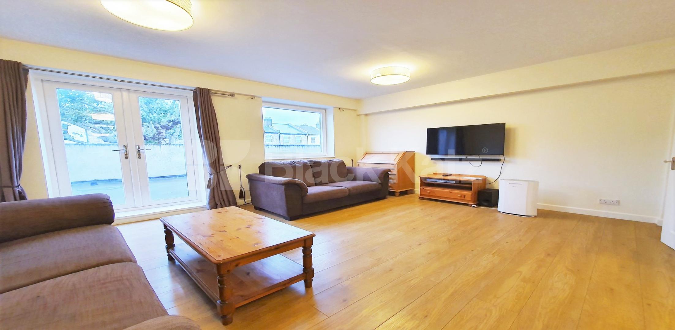 Perfectly appointed 3 Bedroom Flat in Viceroy Close N2