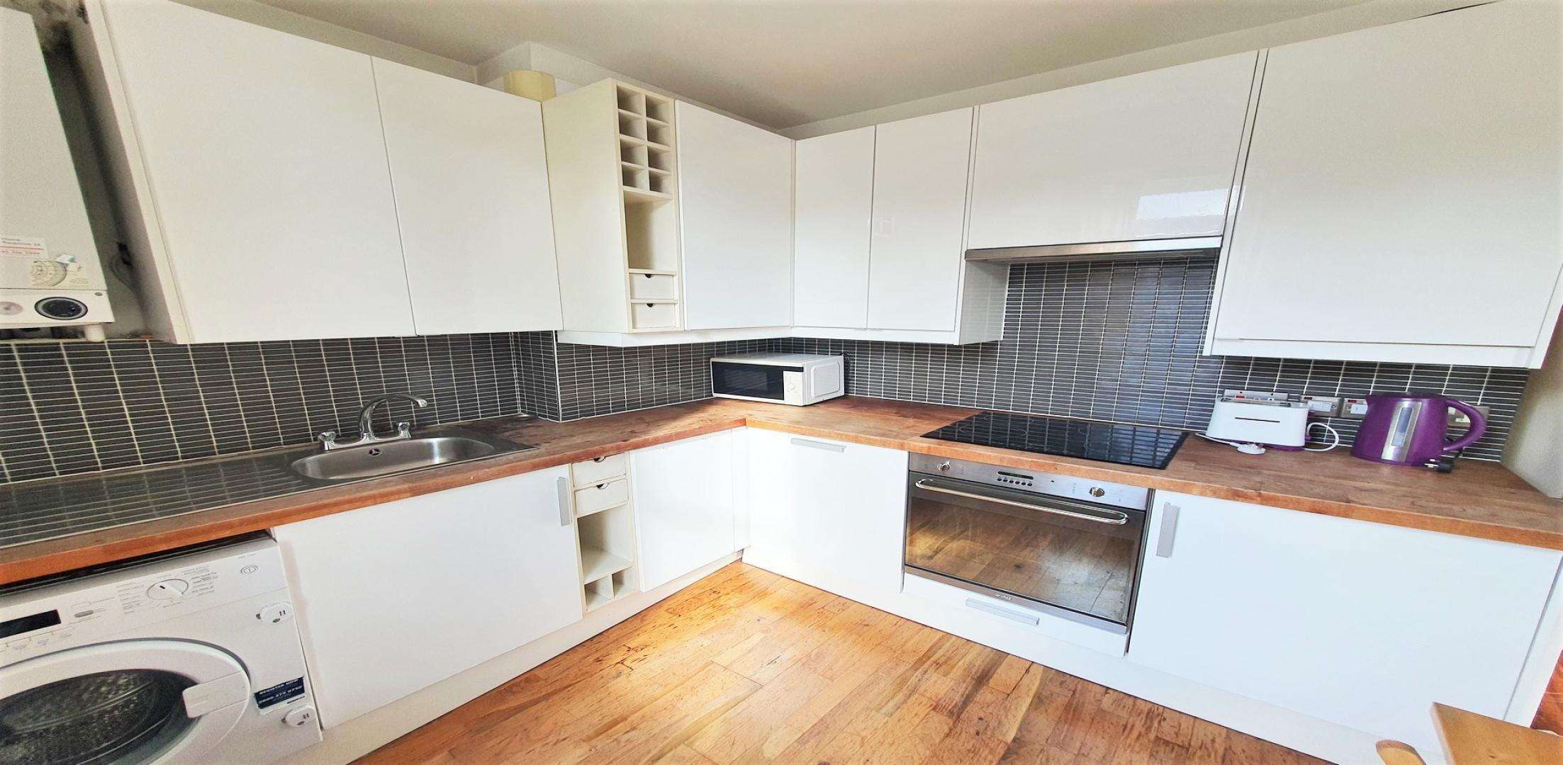 			2 Bedroom, 1 bath, 1 reception Flat			 Lichfield Road, CRICKLEWOOD