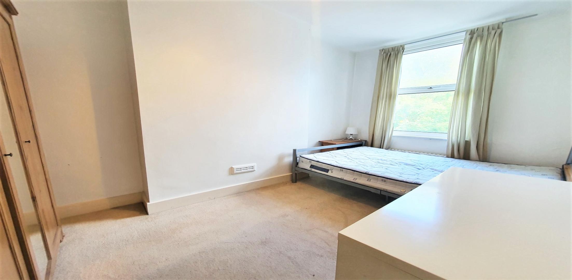 			2 Bedroom, 1 bath, 1 reception Flat			 Lichfield Road, CRICKLEWOOD