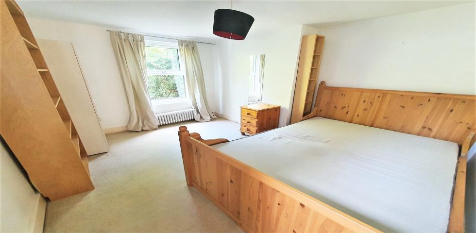 			2 Bedroom, 1 bath, 1 reception Flat			 Lichfield Road, CRICKLEWOOD
