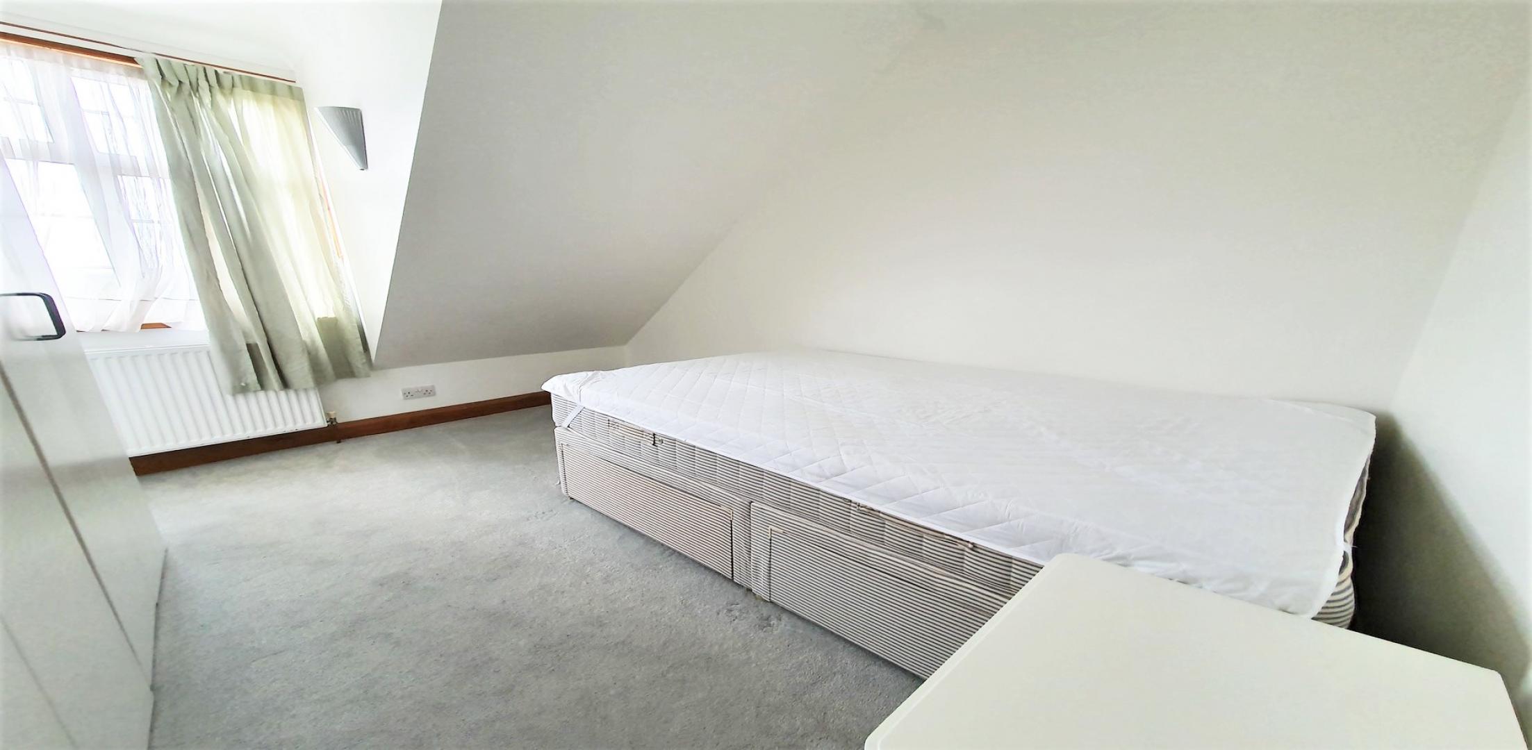 			2 Bedroom, 1 bath, 1 reception Flat			 Burnley Road, DOLLIS HILL