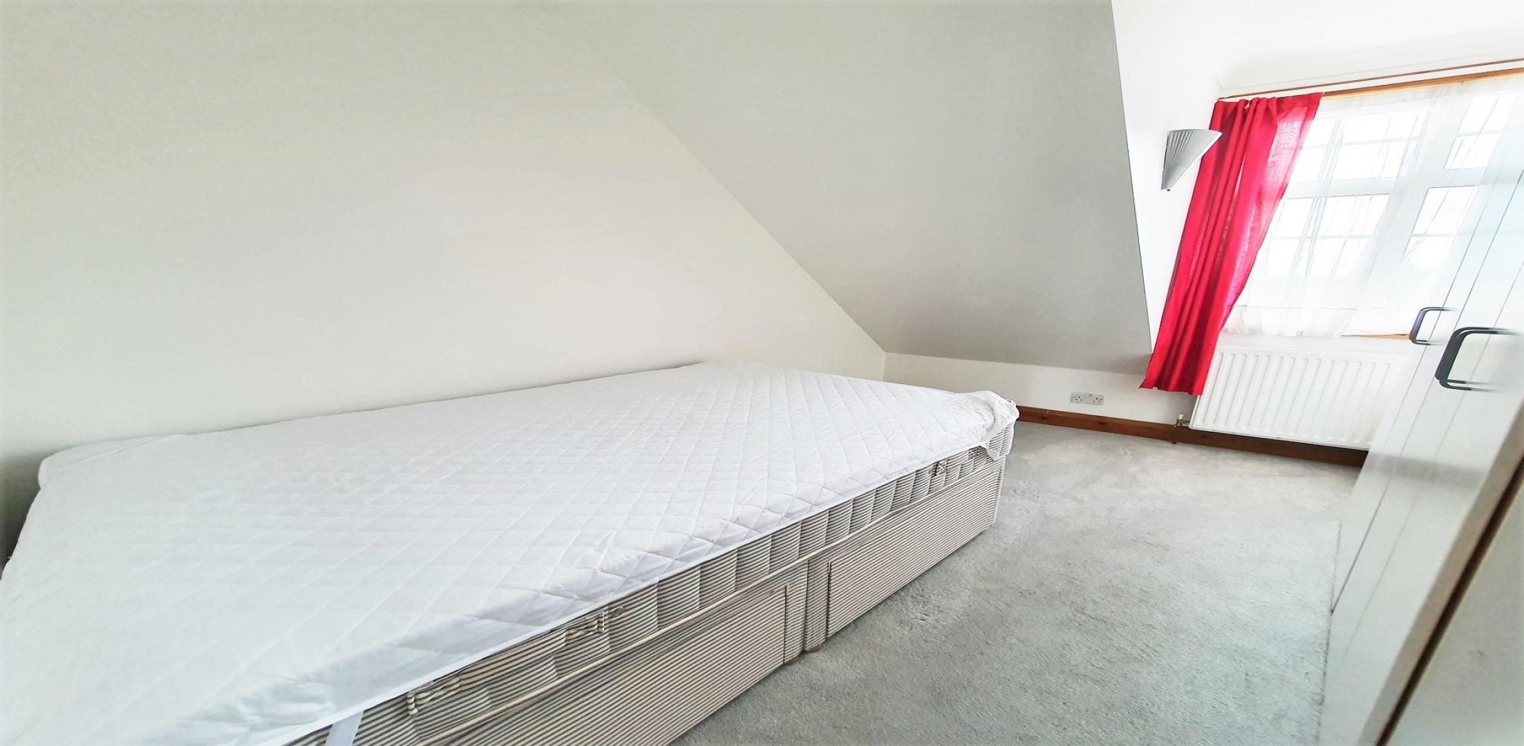 			2 Bedroom, 1 bath, 1 reception Flat			 Burnley Road, DOLLIS HILL