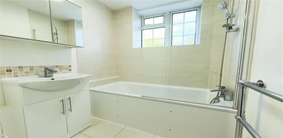 			2 Bedroom, 1 bath, 1 reception Flat			 Acol Road, West Hampstead