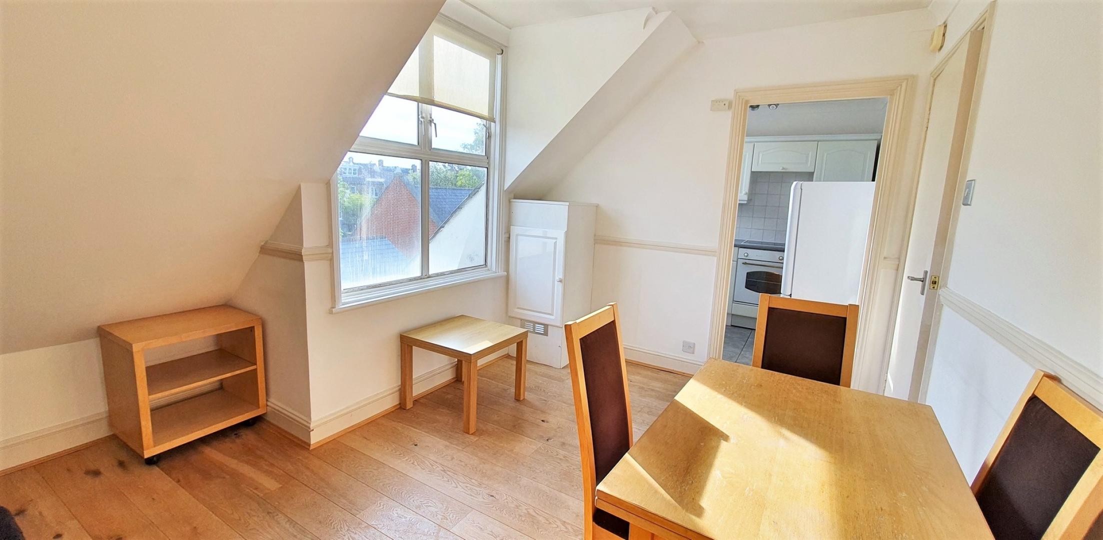 Stunning Modern Apartment Compayne Gardens, West Hampstead