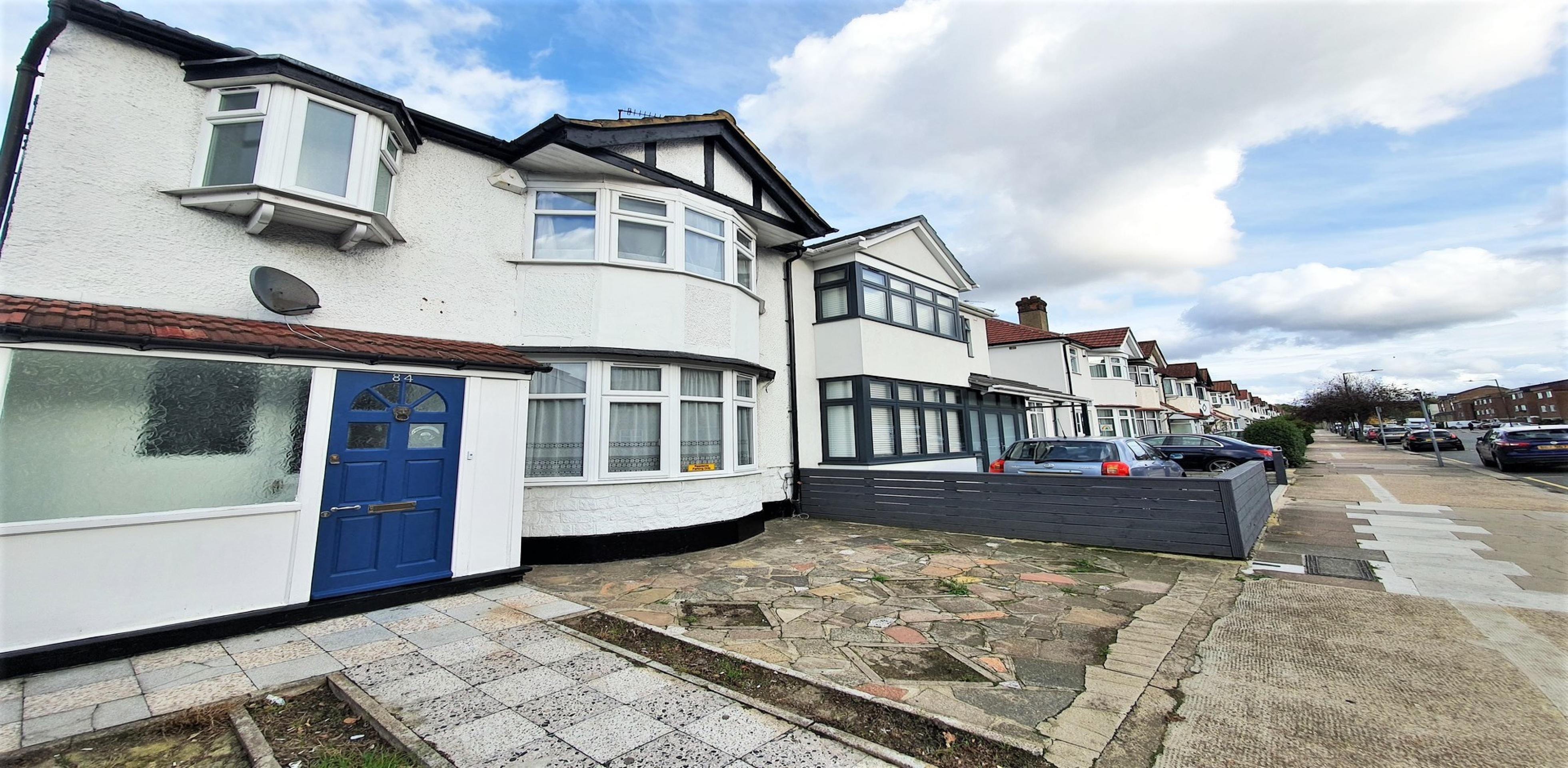 			5 Bedroom, 1 bath, 1 reception House			 Burnley Road, DOLLIS HILL NW10