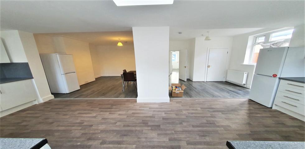 			5 Bedroom, 1 bath, 1 reception House			 Burnley Road, DOLLIS HILL