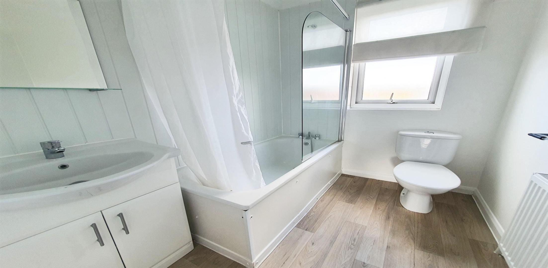 			5 Bedroom, 1 bath, 1 reception House			 Burnley Road, DOLLIS HILL