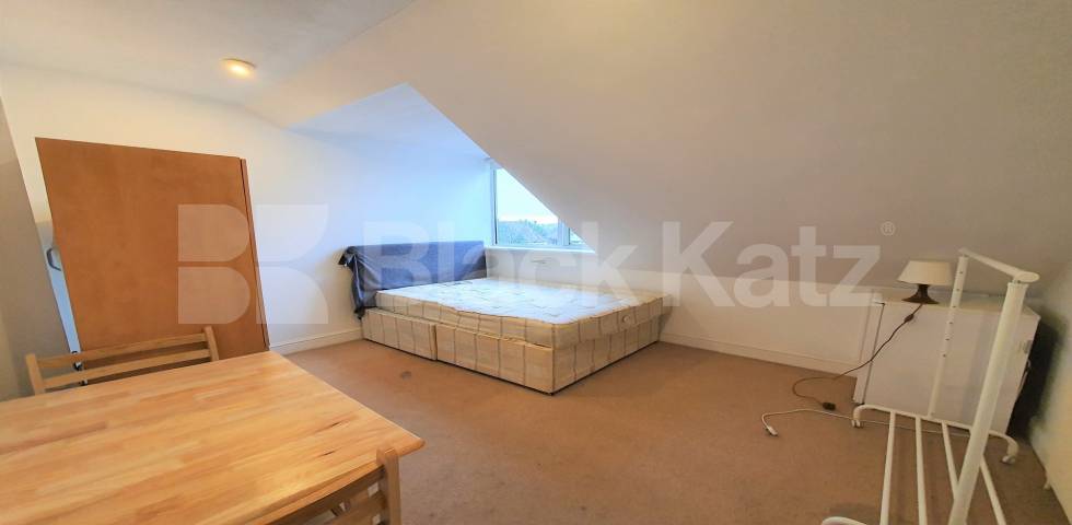 			2 Bedroom, 1 bath, 1 reception 			 Mapesbury Road,  Teignmouth Court  NW2