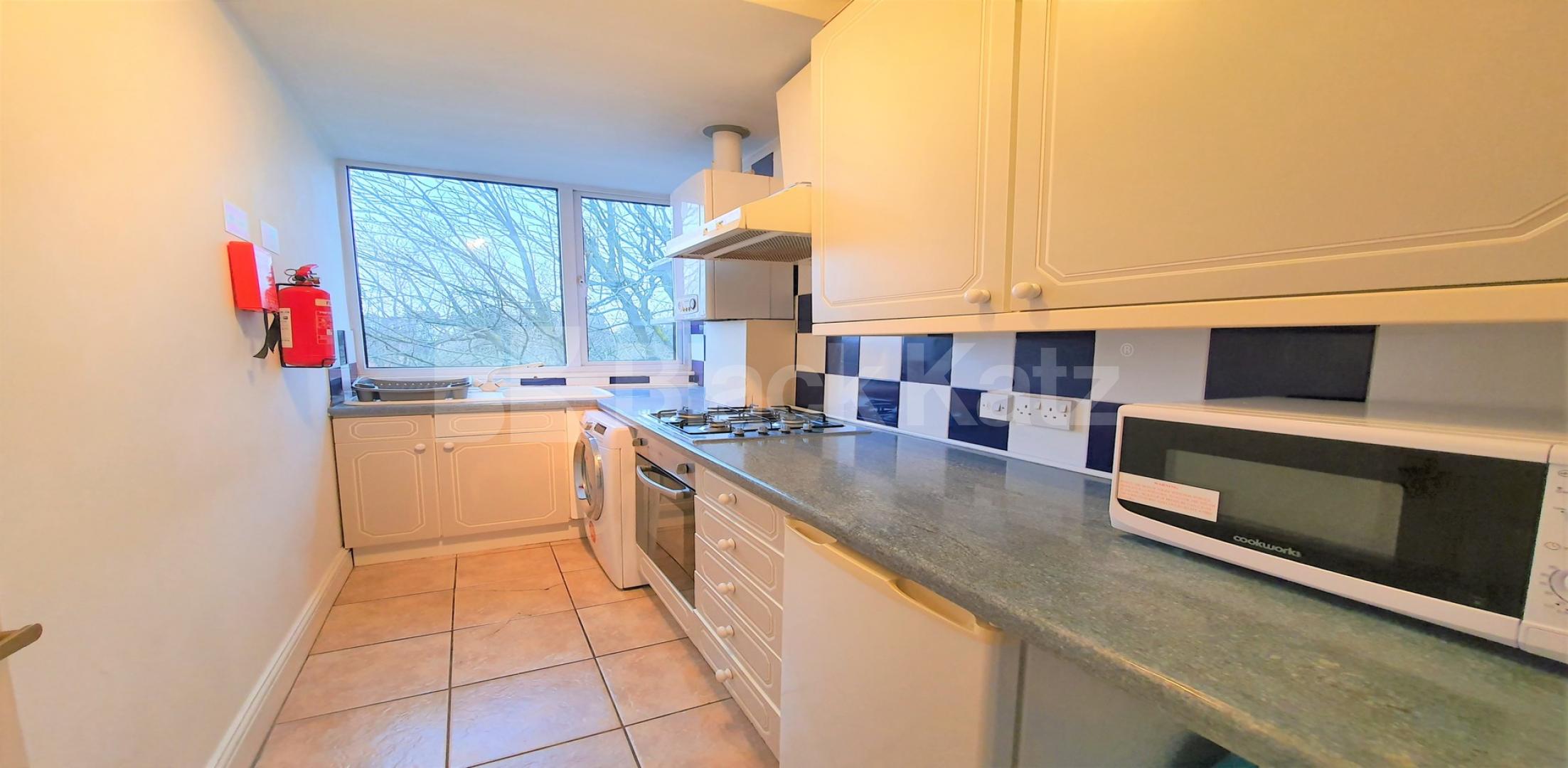 			2 Bedroom, 1 bath, 1 reception 			 Mapesbury Road,  Teignmouth Court  NW2