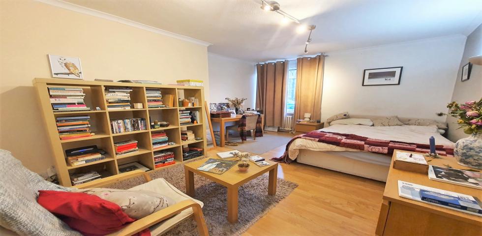 			HEATING and HOT WATER INCLUDED, 3 Bedroom, 1 bath, 1 reception Flat			 Willesden Lane, BRONDESBURY