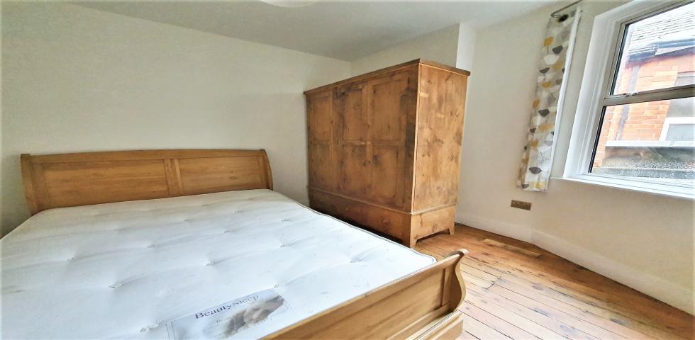 			3 Bedroom, 2 bath, 1 reception Flat			 Ballards Lane, NORTH FINCHLEY 