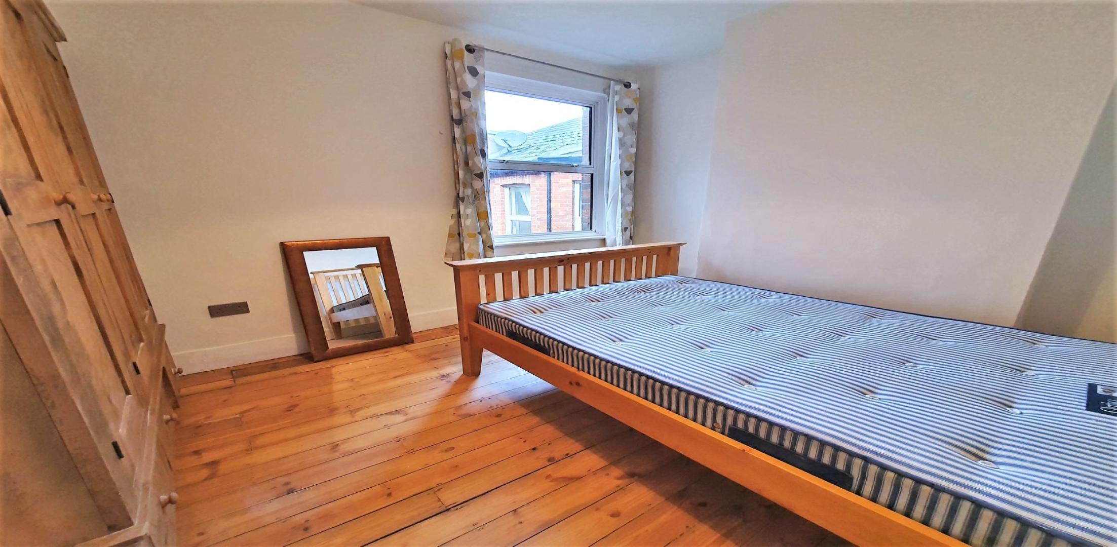 			3 Bedroom, 2 bath, 1 reception Flat			 Ballards Lane, NORTH FINCHLEY 