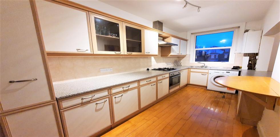 			1 Bedroom, 1 bath, 1 reception Apartment			 Willesden Lane, WILLESDEN GREEN