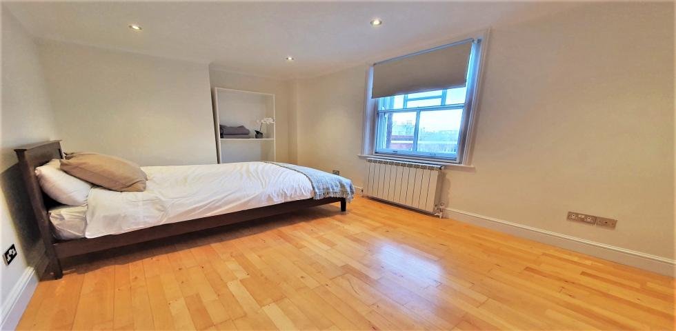			2 Bedroom, 1 bath, 1 reception Apartment			 Heath Street , HAMPSTEAD