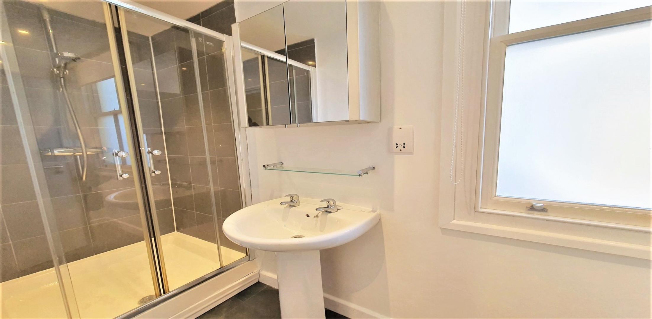 			1 Bedroom, 1 bath, 1 reception Flat			 Broadhurst Gardens, WEST HAMPSTEAD