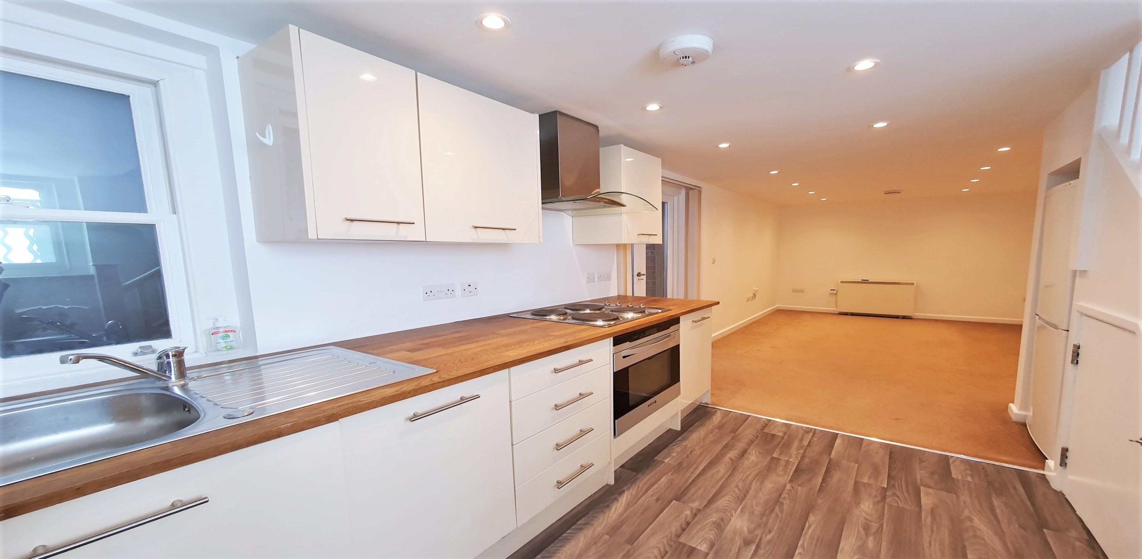 			1 Bedroom, 1 bath, 1 reception Flat			 Broadhurst Gardens, WEST HAMPSTEAD NW6