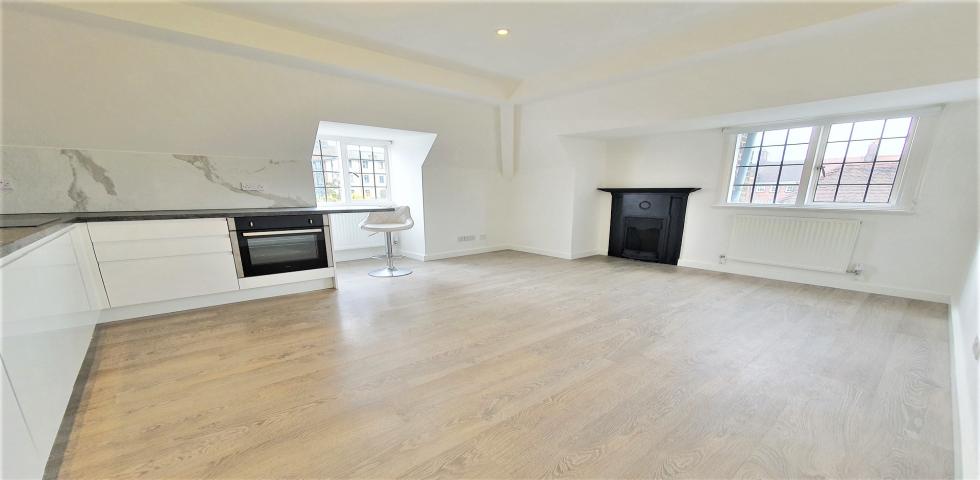 			NEW INSTRUCTION, 2 Bedroom, 2 bath, 1 reception Flat			 Willifield Way, HAMPSTEAD GARDEN SUBURB / TEMPLE FORTUNE