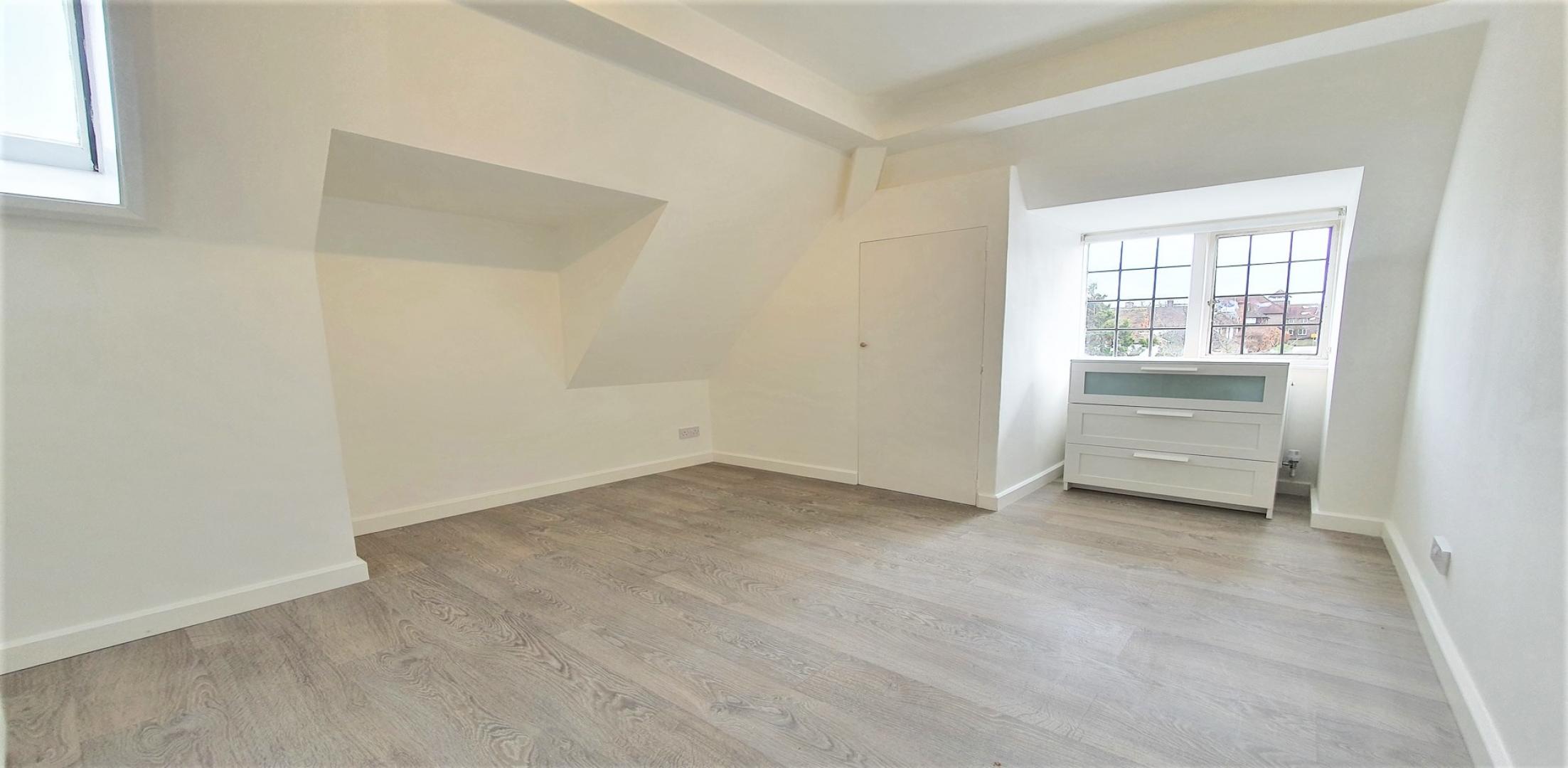 			NEW INSTRUCTION, 2 Bedroom, 2 bath, 1 reception Flat			 Willifield Way, HAMPSTEAD GARDEN SUBURB / TEMPLE FORTUNE