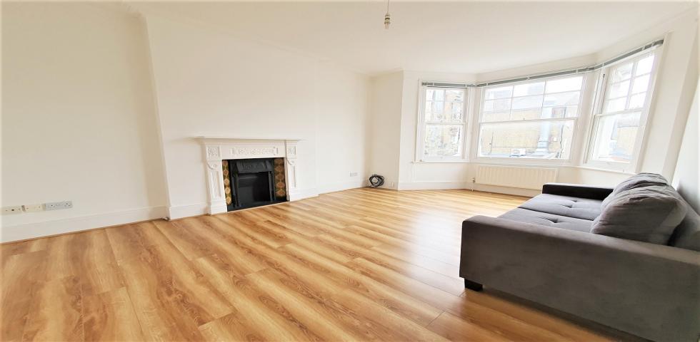 			2 Bedroom, 1 bath, 1 reception Apartment			 Victoria Road , QUEENS PARK