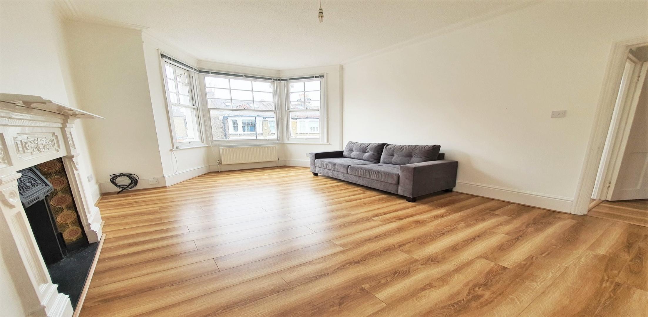 			2 Bedroom, 1 bath, 1 reception Apartment			 Victoria Road , QUEENS PARK