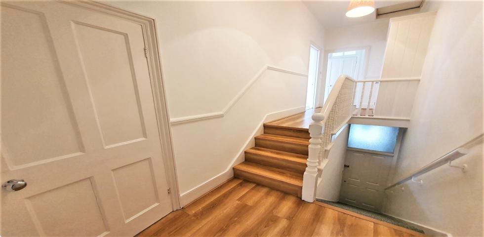 			2 Bedroom, 1 bath, 1 reception Apartment			 Victoria Road , QUEENS PARK