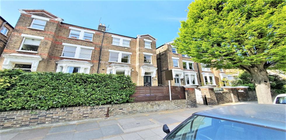 			2 Bedroom, 1 bath, 1 reception Flat			 Brondesbury Road, QUEENS PARK