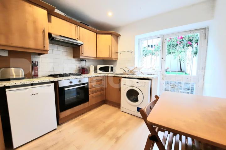 Period conversion with garden Southwark Bridge Road, London Bridge / Borough