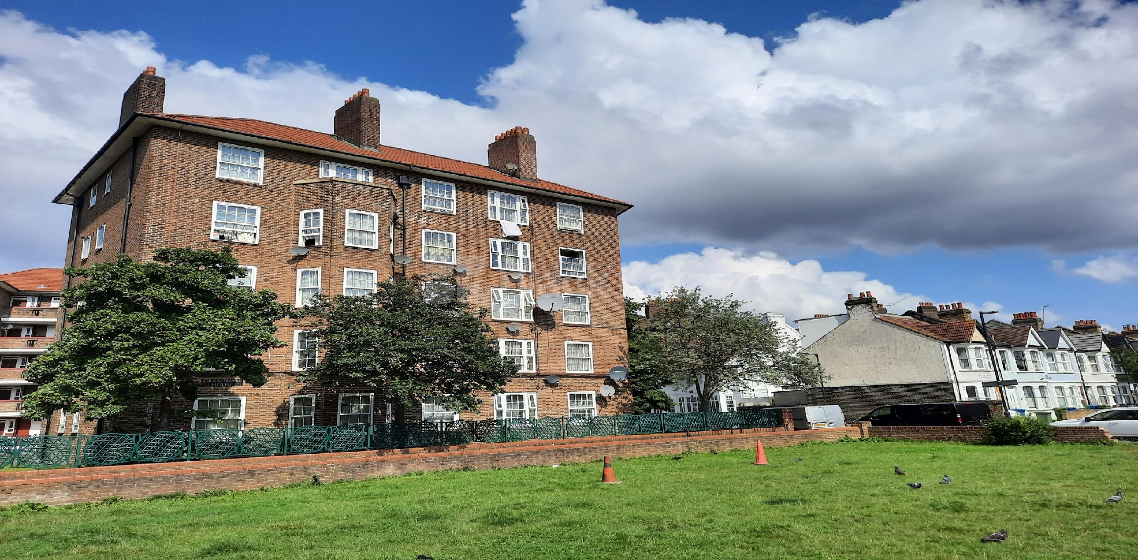 Stylish neutral decor & wooden floors throughout  Green Hundred Road , Peckham  SE15
