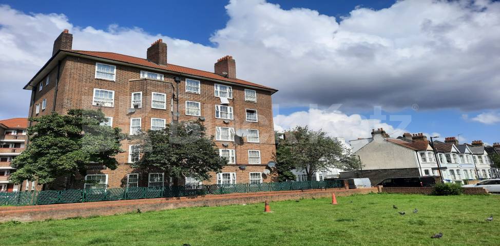 Green Hundred Road , Peckham 