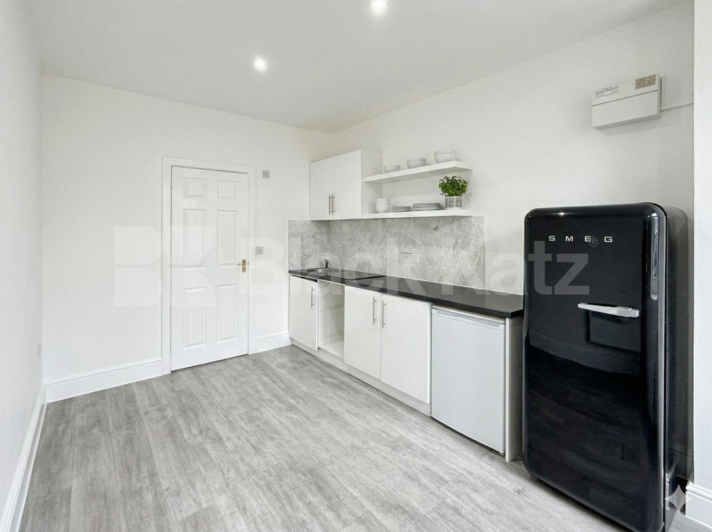 Recently refurbished studios to let in Brentford from £254pw to £311pw Clayponds Lane, Brentford