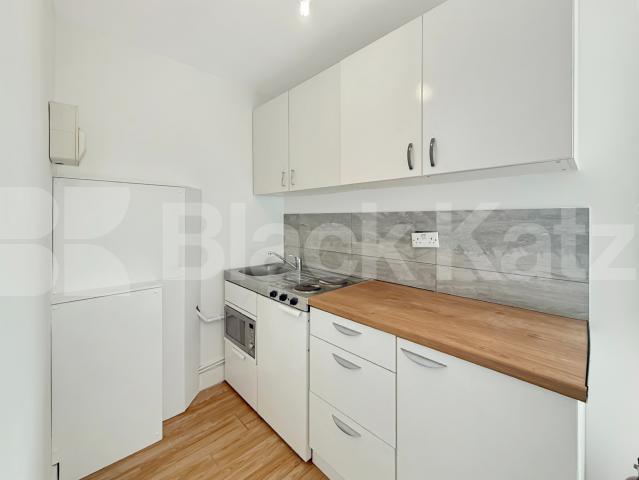 A well-presented studio apartment located on Clayponds Lane, London TW8 0BN, available immediately Clayponds Lane, Brentford, TW8,  Brentford