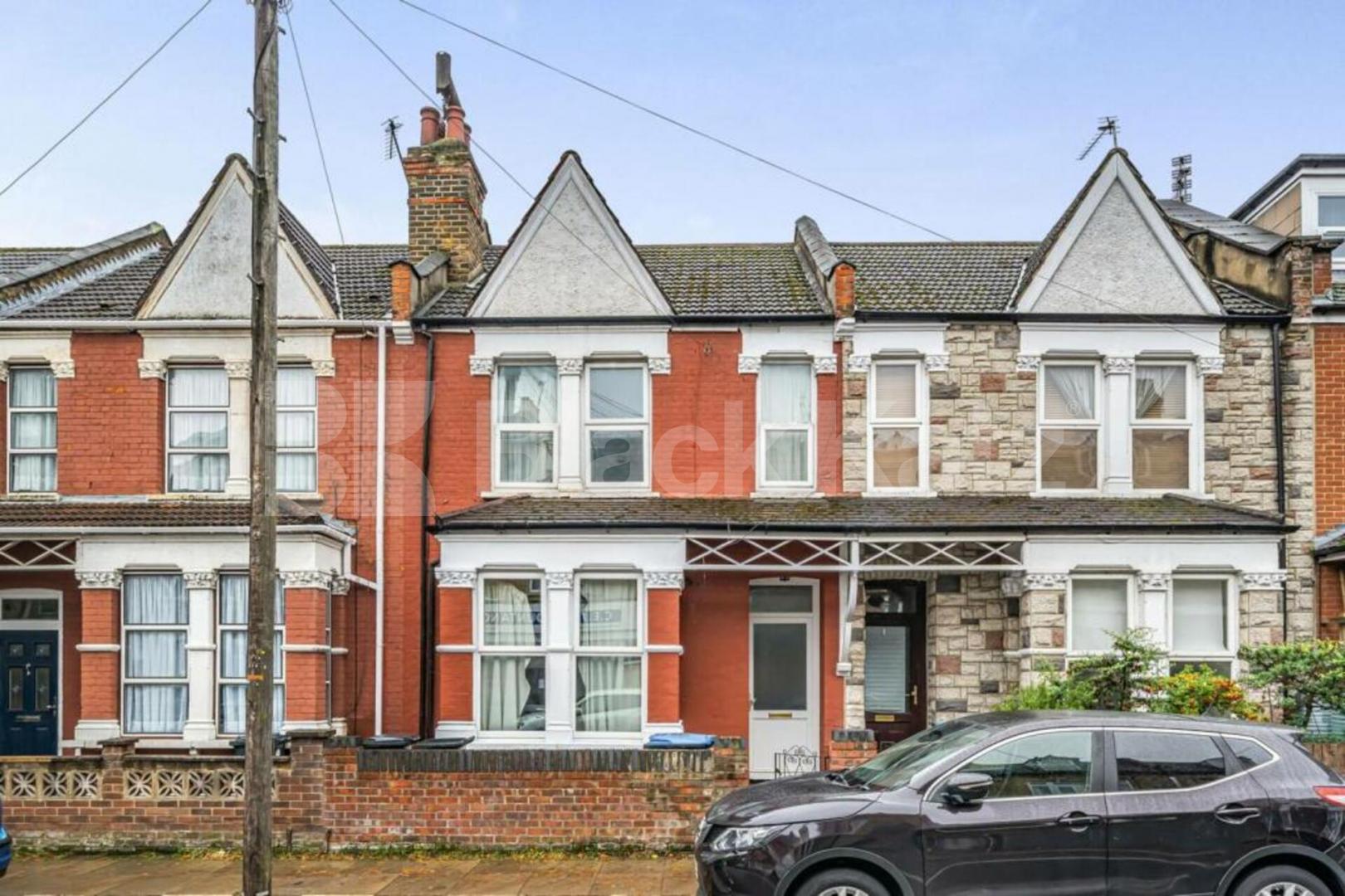 4 bedroom house with Garden located next to Bounds Green Station  Whittington Road, Bounds Green