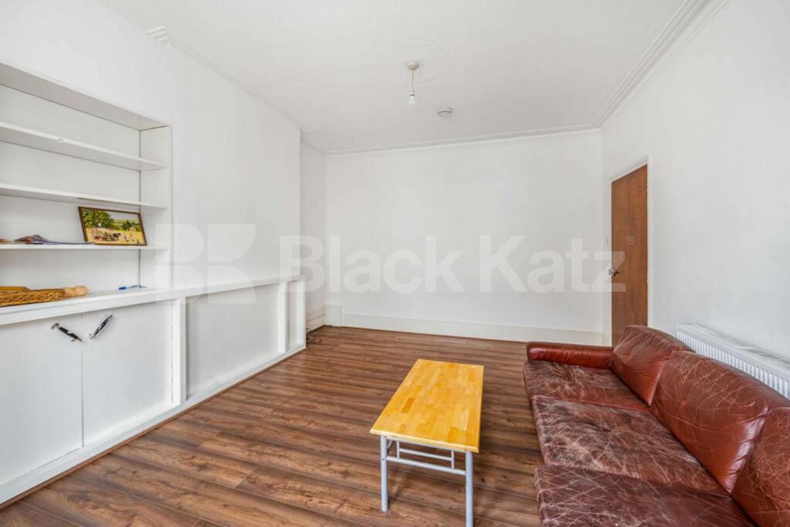 Spacious three bedroom flat with wood floors,modern kitchen & mins to tube  Highgate Road, Kentish Town