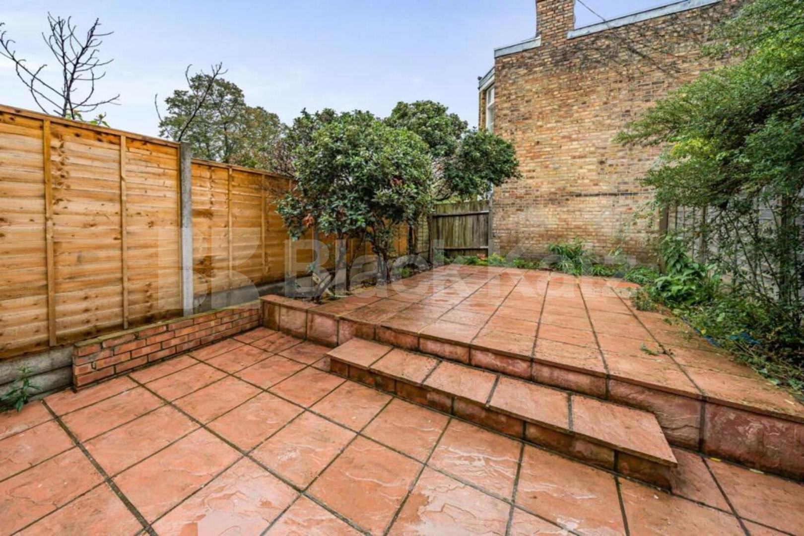 4 bedroom house with Garden located next to Bounds Green Station  Whittington Road, Bounds Green