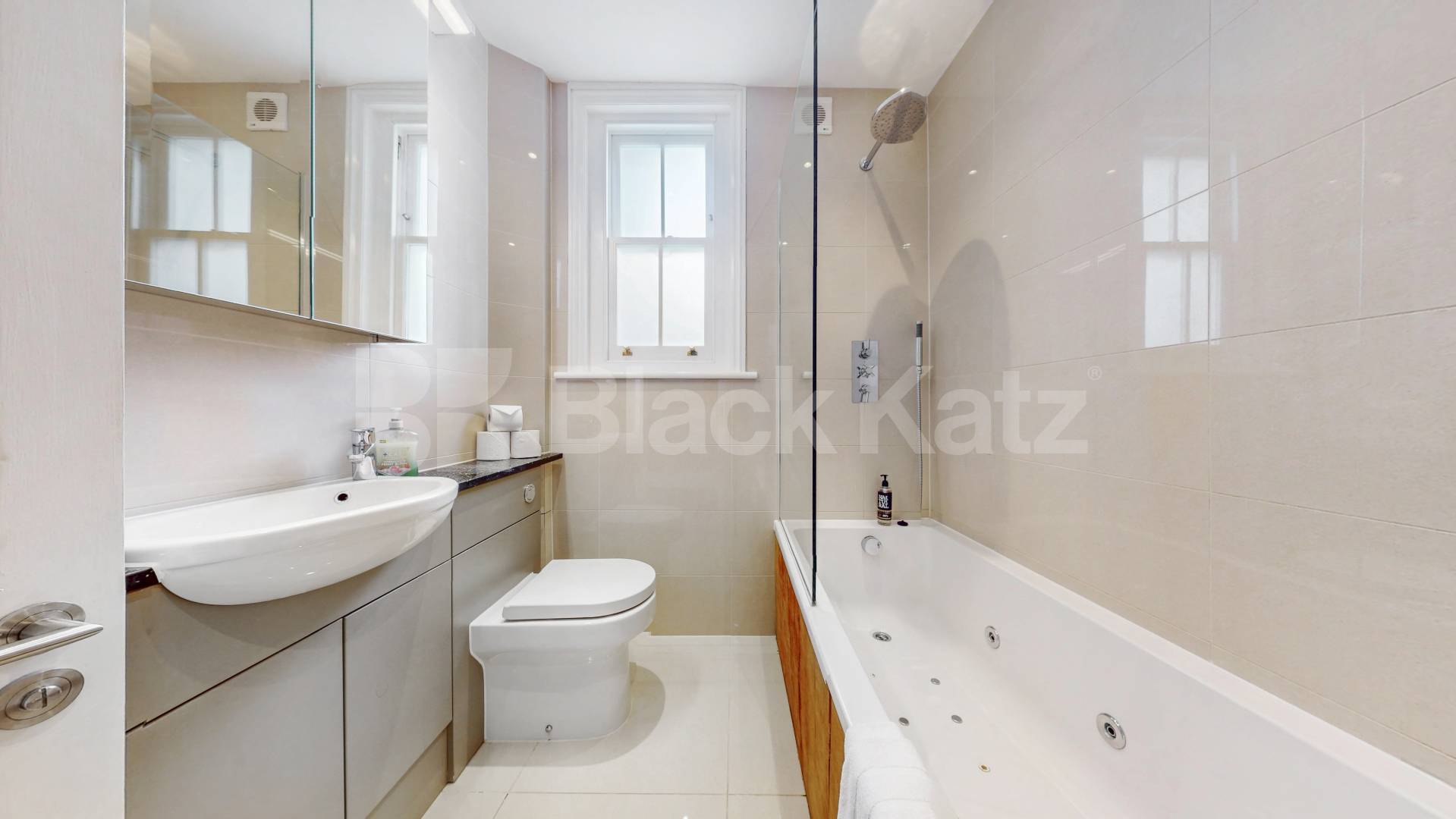 Impressive Six Bedroom House with Four Bathrooms Dalgarno Gardens, North Kensington 
