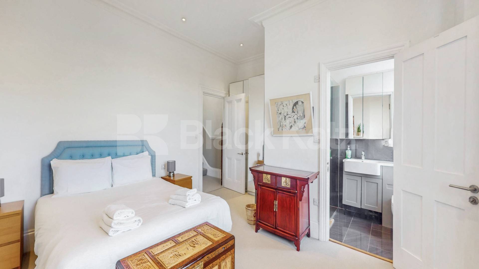 Impressive Six Bedroom House with Four Bathrooms Dalgarno Gardens, North Kensington 