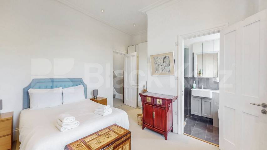 Impressive Six Bedroom House with Four Bathrooms Dalgarno Gardens, North Kensington 