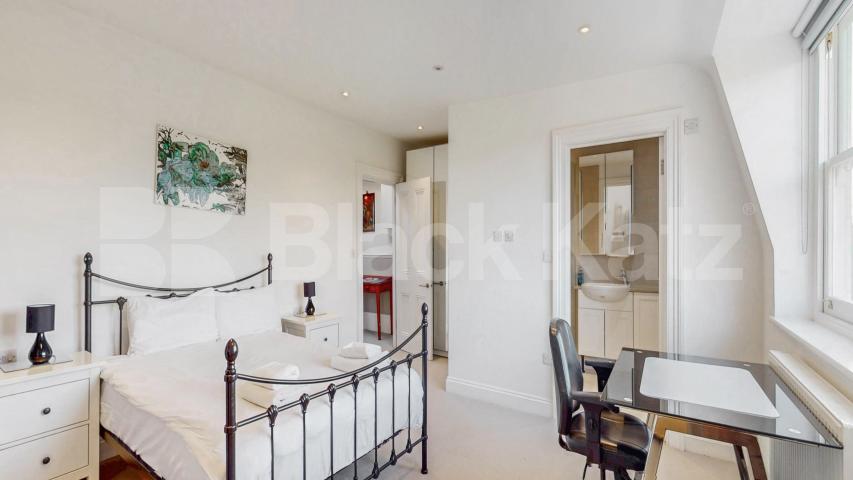 Impressive Six Bedroom House with Four Bathrooms Dalgarno Gardens, North Kensington 