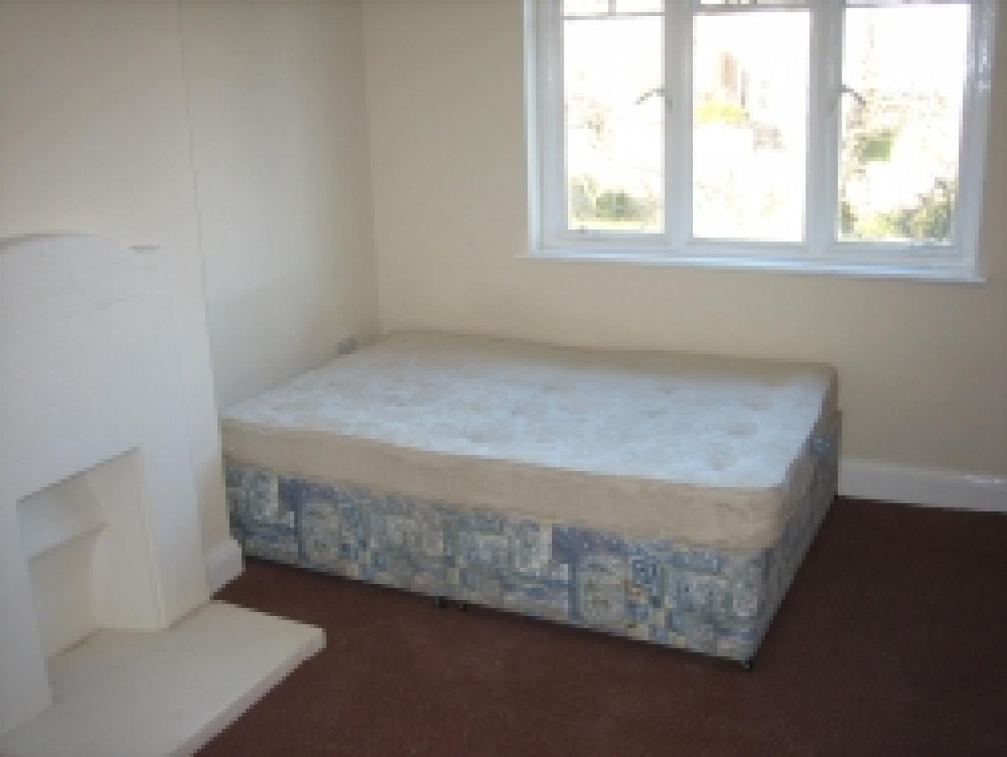 			4 Bedroom, 1 bath, 1 reception Flat			 Sonia Gardens, DOLLIS HILL/NEASDEN