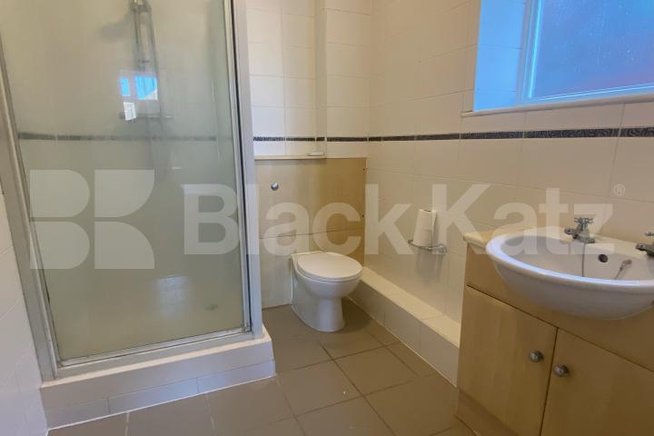 Generous three bedroomed, two bathroomed period conversion   Farnan Road  , Streatham