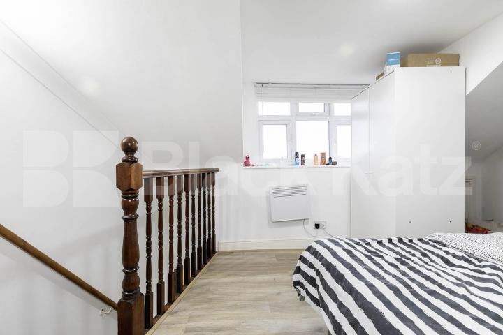 			2 Bedroom, 1 bath, 1 reception 			 High Road,  London  NW10