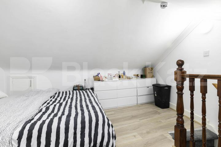 			2 Bedroom, 1 bath, 1 reception 			 High Road,  London  NW10