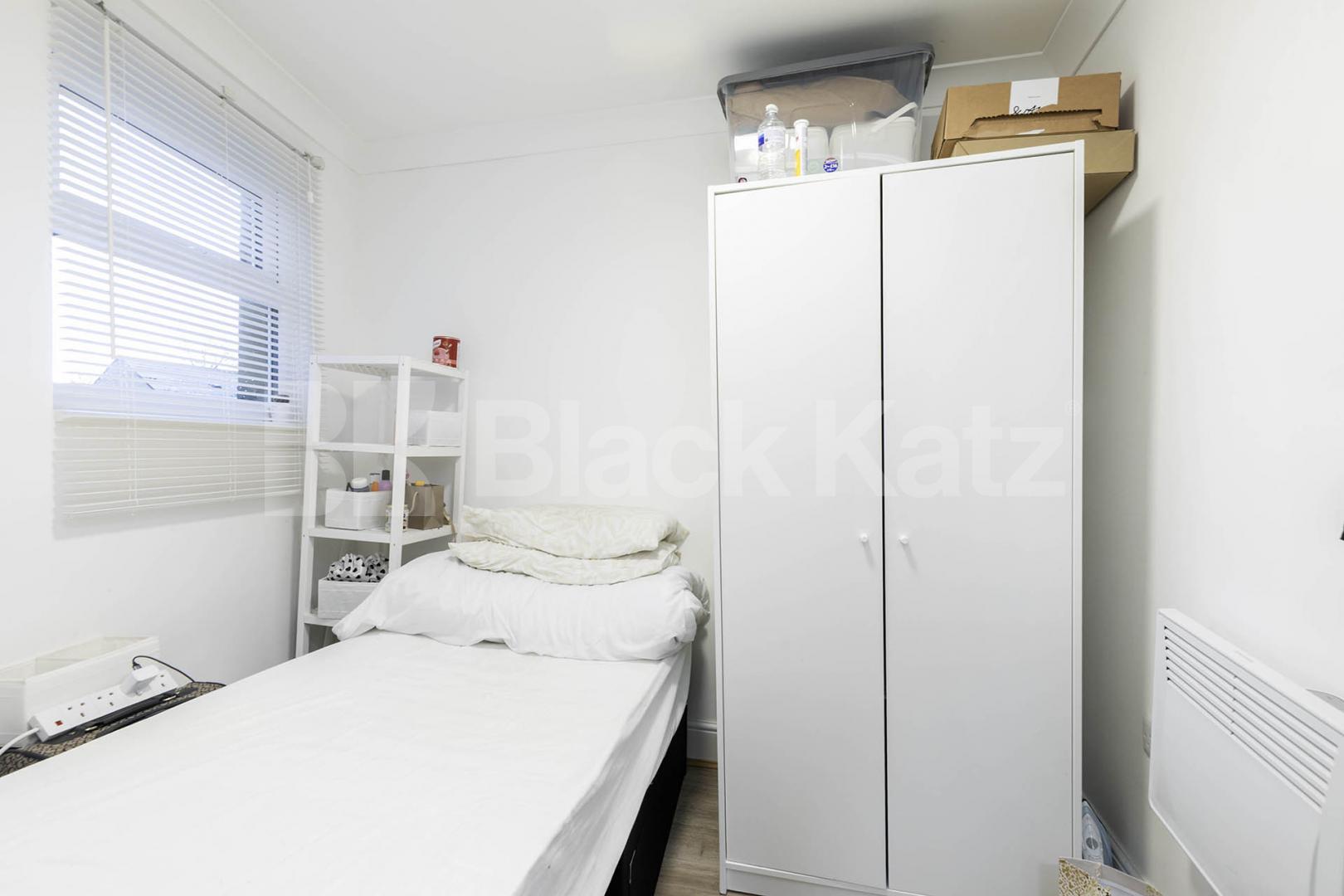 			2 Bedroom, 1 bath, 1 reception 			 High Road,  London  NW10