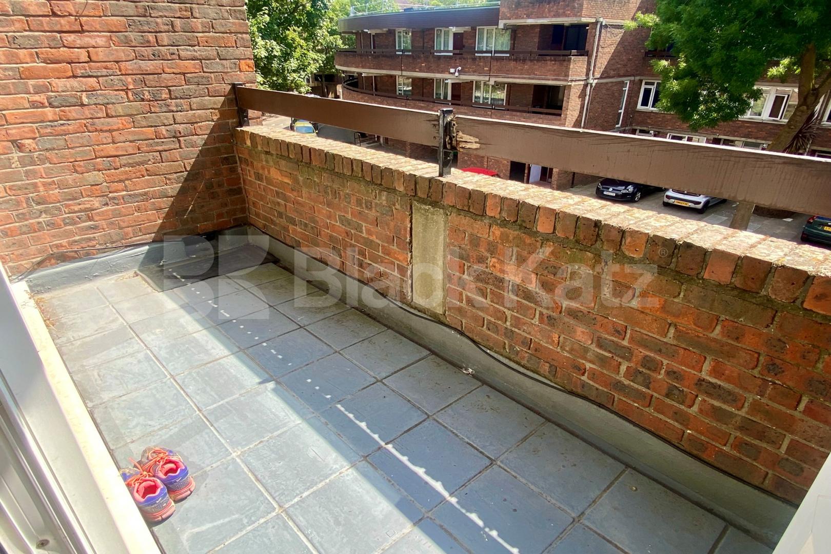 Superbly located duplex apartment   Thessaly Road, Stockwell/Vauxhall/Battersea