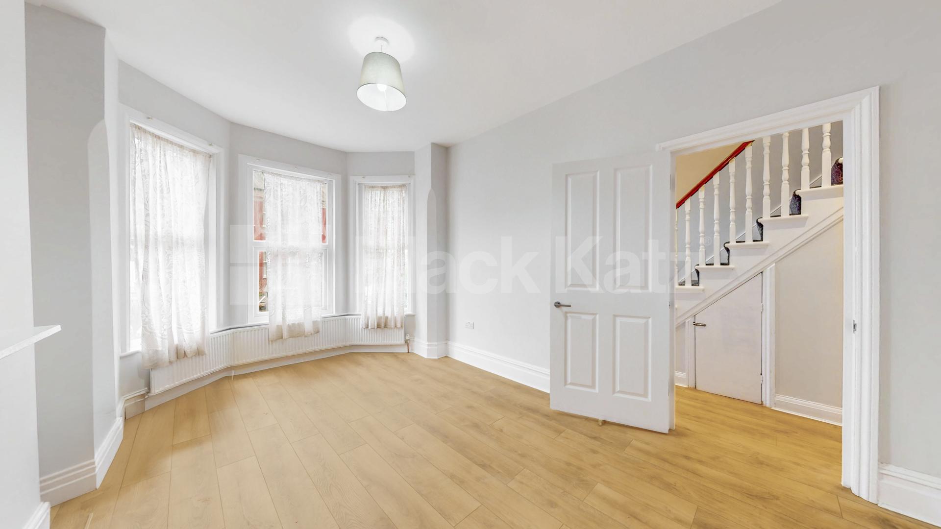 A beautifully renovated house available now, offered furnished or unfurnished to suit your requirements.This spacious property features a bright and modern open-plan reception area, creating an ideal space for both relaxing and entertaining Geary Road, London, NW10,  London